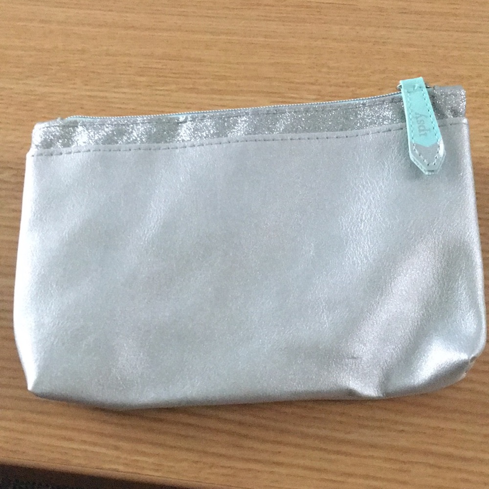 Makeup bag
